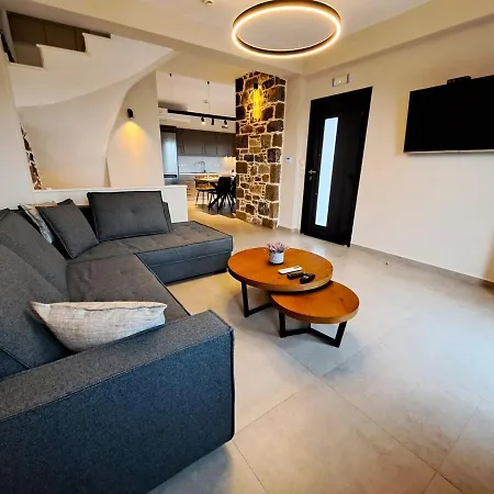 Myrtia Just Steps From The 度假居