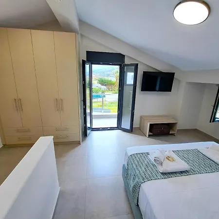 Myrtia Just Steps From The * 穆尔特里